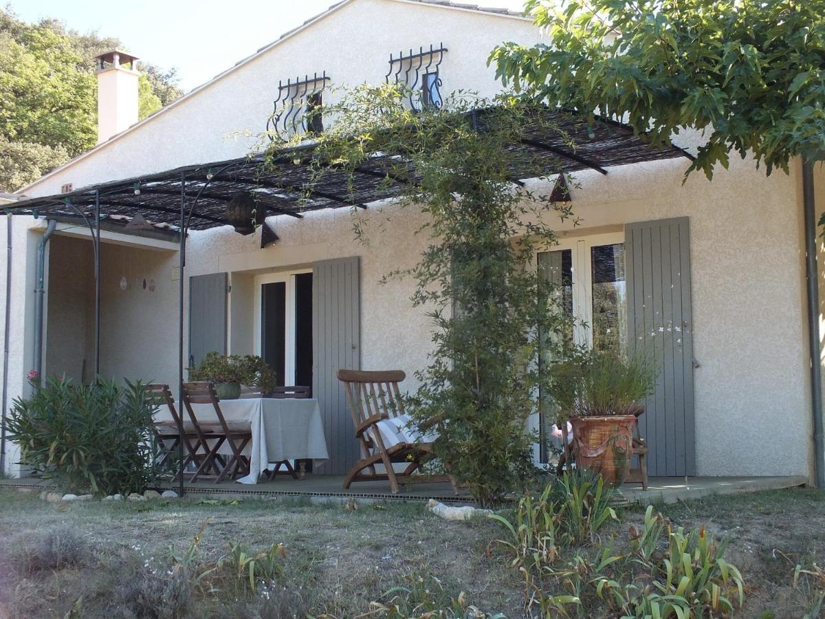 Une Ronce Sous Le Figuier Rousset-les-Vignes Exterior photo