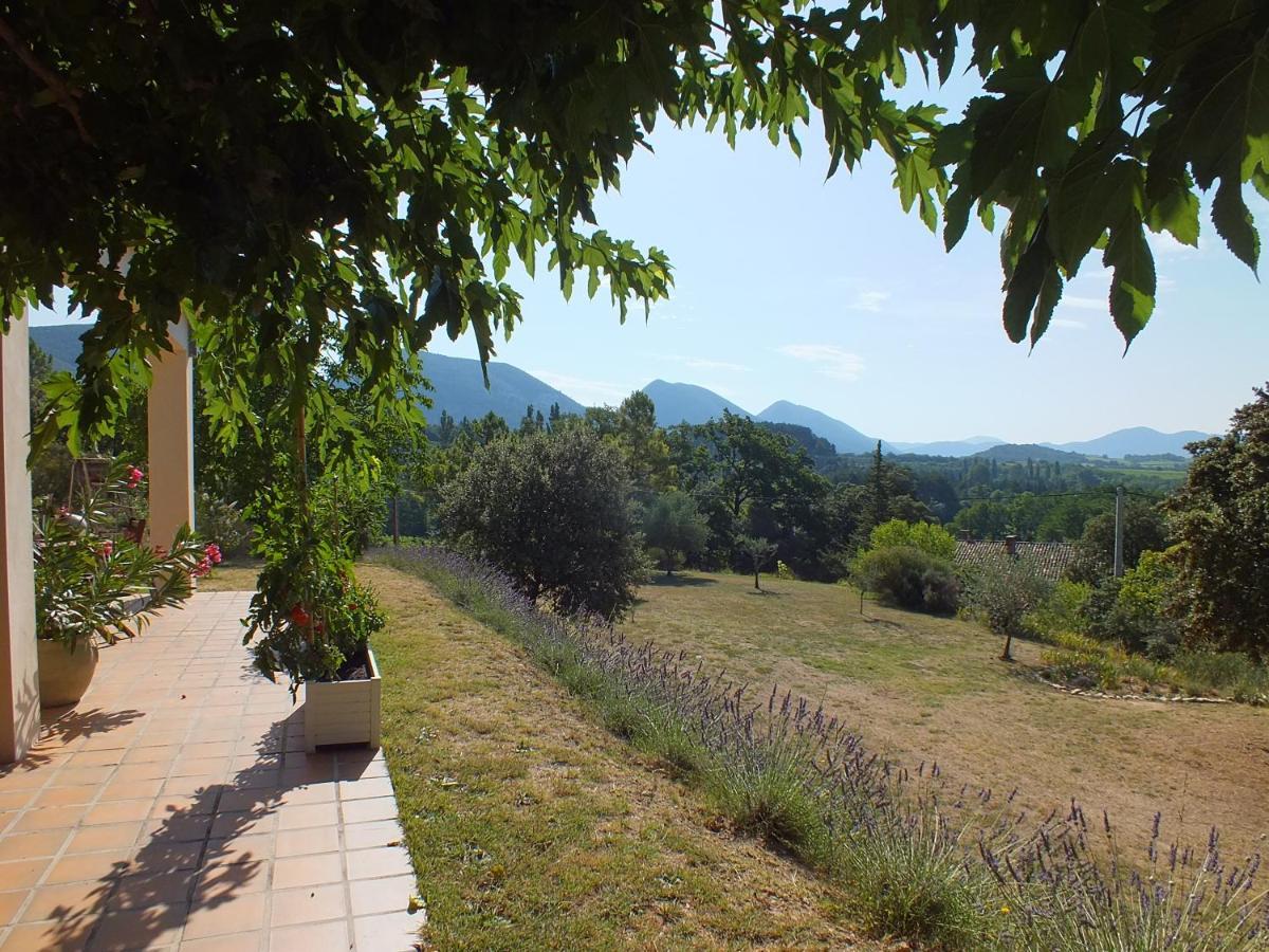 Une Ronce Sous Le Figuier Rousset-les-Vignes Exterior photo